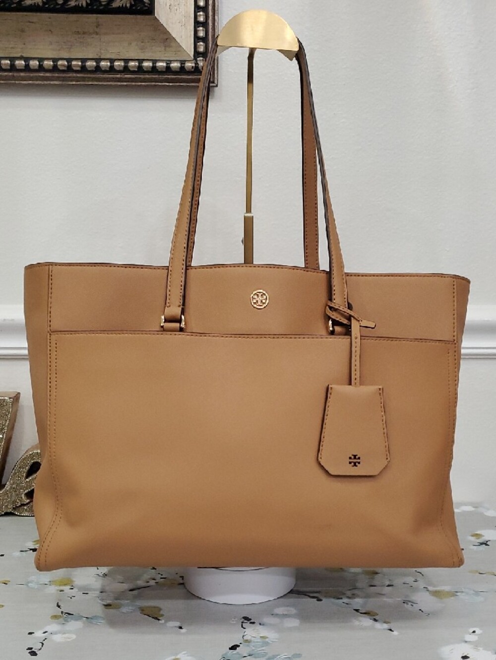 Tory Burch Robinson Saffiano Leather Laege Tote in Camel tan color